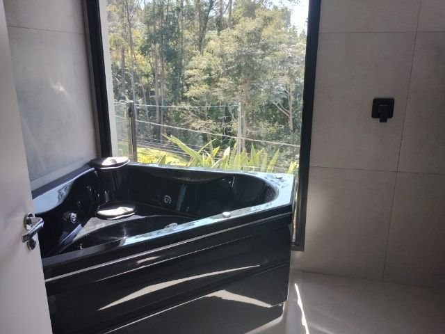 Sobrado Condomínio Fazenda Rodeio - Bella Cittá com 03 dormitórios sendo 03 suítes Rua Professor Jurandyr de Oliveira Mogi das Cruzes - 