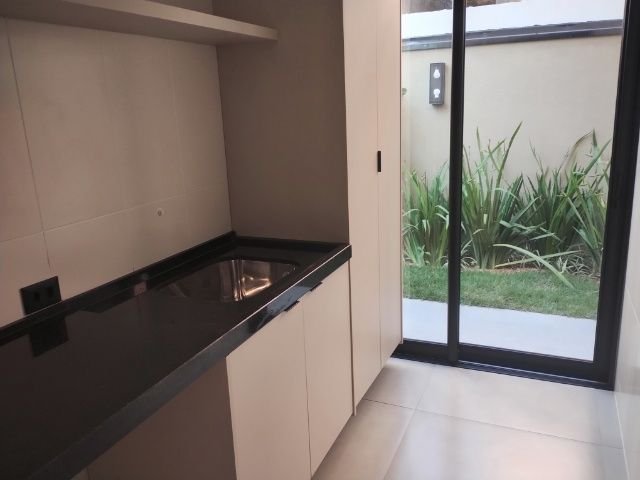 Sobrado Condomínio Fazenda Rodeio - Bella Cittá com 03 dormitórios sendo 03 suítes Rua Professor Jurandyr de Oliveira Mogi das Cruzes - 