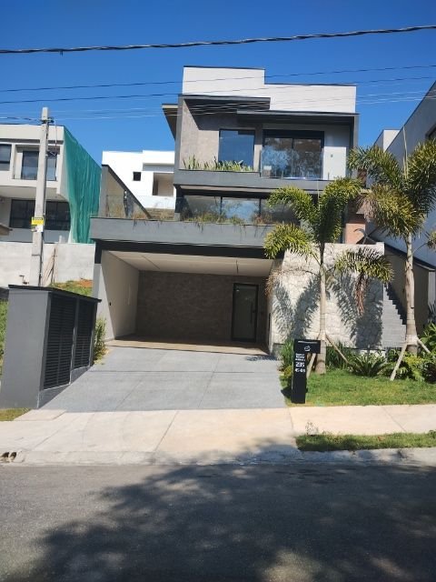Sobrado Condomínio Fazenda Rodeio - Bella Cittá com 03 dormitórios sendo 03 suítes Rua Professor Jurandyr de Oliveira Mogi das Cruzes - 