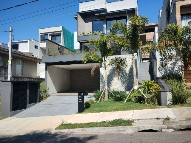 Sobrado Condomínio Fazenda Rodeio - Bella Cittá com 03 dormitórios sendo 03 suítes Rua Professor Jurandyr de Oliveira Mogi das Cruzes - 