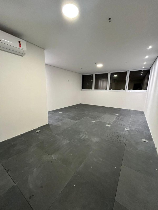 Sala comercial  com ar condicionada no Sky Mall Patteo Mogilar Rua Manuel de Oliveira Mogi das Cruzes - 