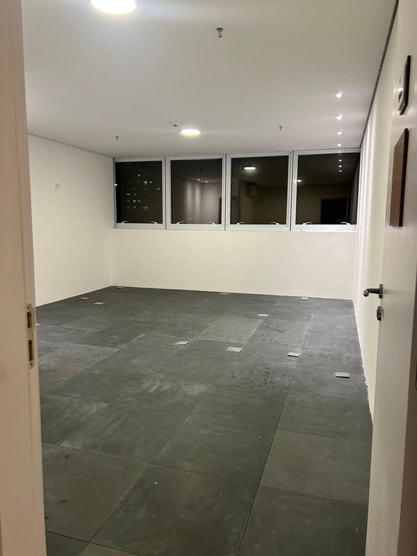 Sala comercial  com ar condicionada no Sky Mall Patteo Mogilar Rua Manuel de Oliveira Mogi das Cruzes - 