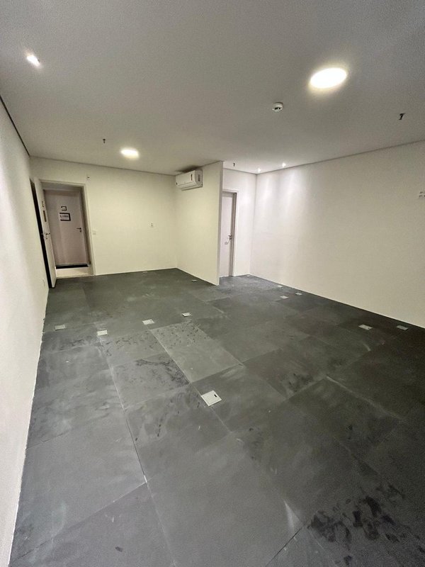 Sala comercial  com ar condicionada no Sky Mall Patteo Mogilar Rua Manuel de Oliveira Mogi das Cruzes - 