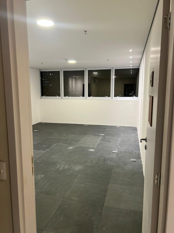 Sala comercial  com ar condicionada no Sky Mall Patteo Mogilar Rua Manuel de Oliveira Mogi das Cruzes - 