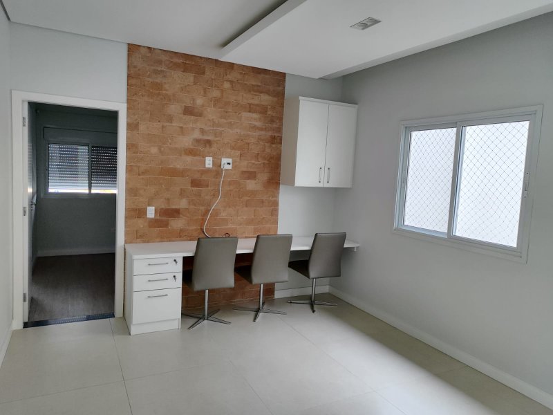 Sobrado em Condomínio Fechado Bella Ciita Villagio II com 04 dormitório Avenida Expedicionário José Barca Mogi das Cruzes - 