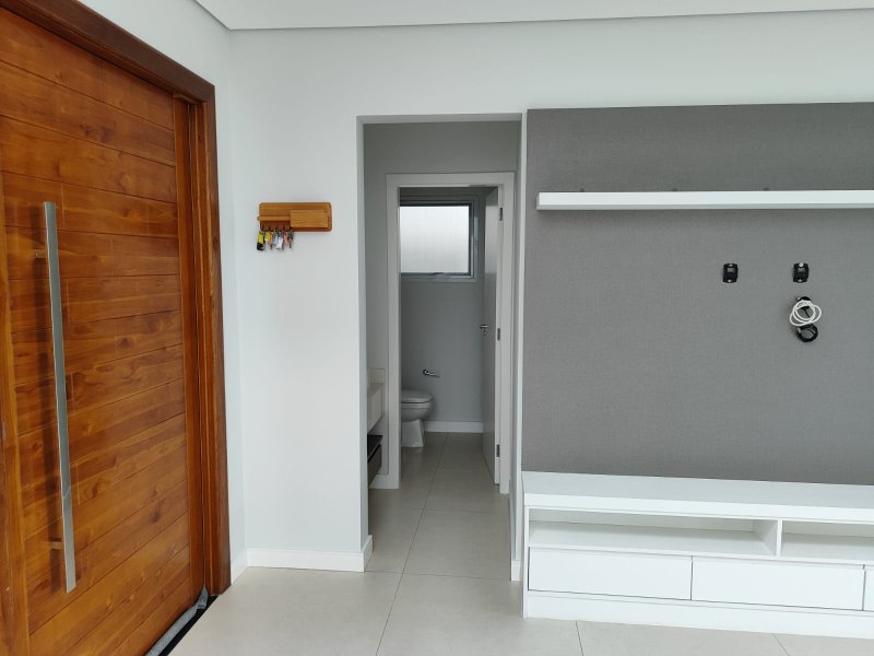 Sobrado em Condomínio Fechado Bella Ciita Villagio II com 04 dormitório Avenida Expedicionário José Barca Mogi das Cruzes - 