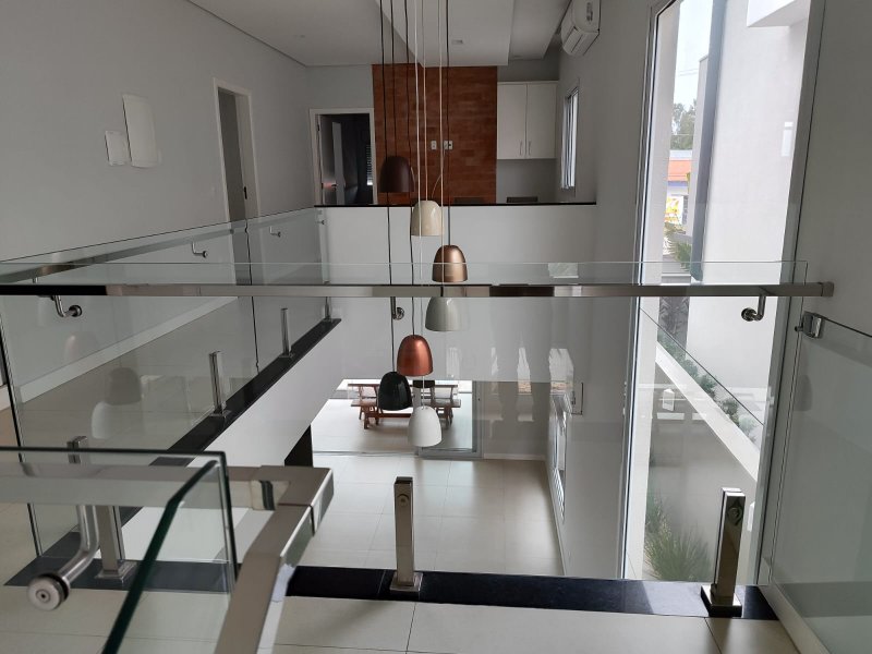 Sobrado em Condomínio Fechado Bella Ciita Villagio II com 04 dormitório Avenida Expedicionário José Barca Mogi das Cruzes - 