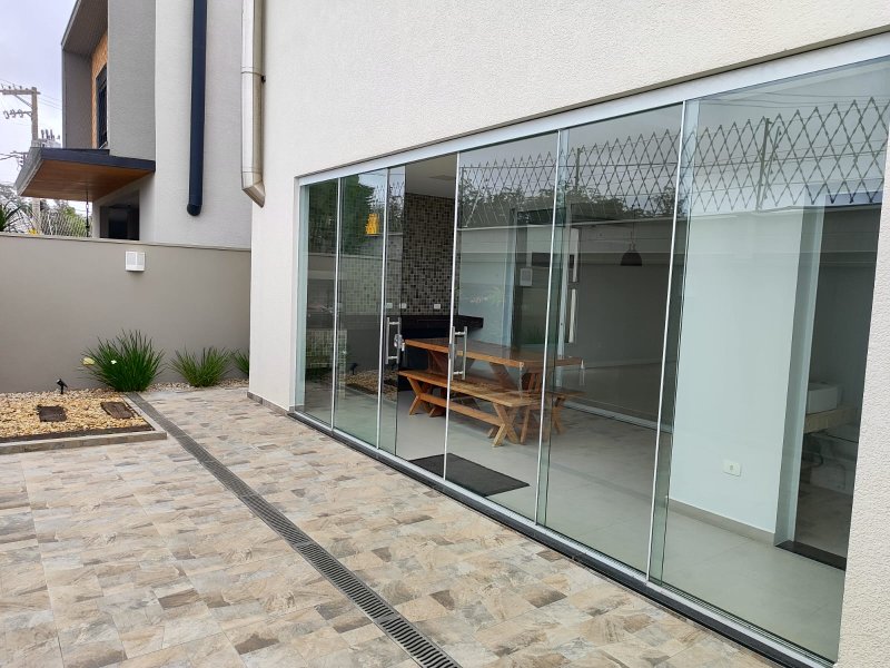 Sobrado em Condomínio Fechado Bella Ciita Villagio II com 04 dormitório Avenida Expedicionário José Barca Mogi das Cruzes - 