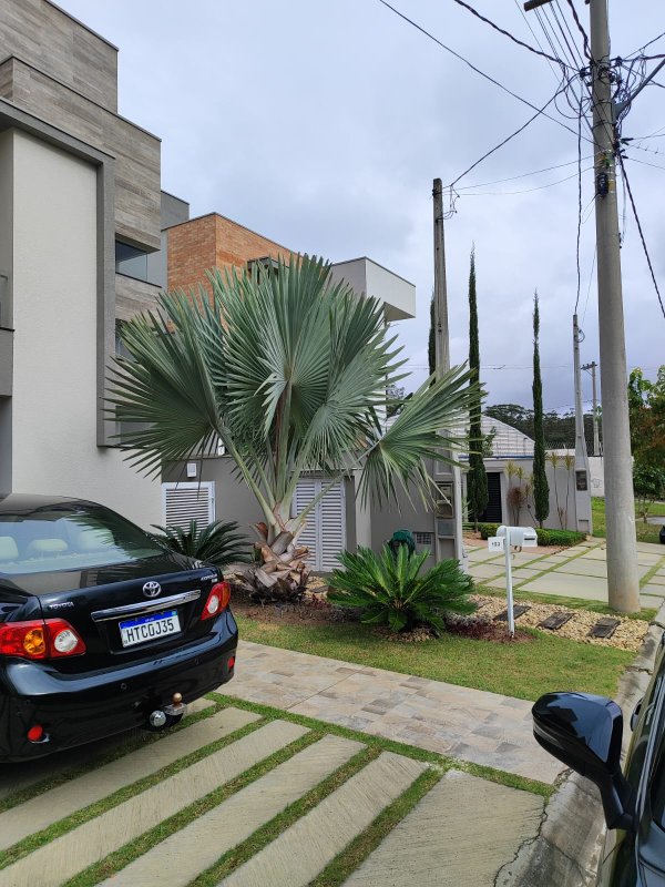 Sobrado em Condomínio Fechado Bella Ciita Villagio II com 04 dormitório Avenida Expedicionário José Barca Mogi das Cruzes - 