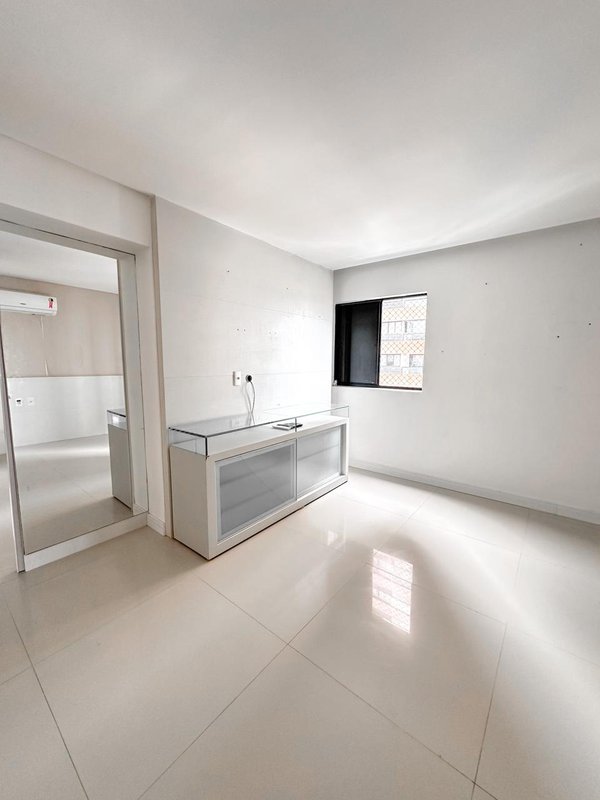 Apartamento à venda com 2/3 quartos sendo 2 suítes, 153m² área útil por R$ 1.850.000,00 Avenida Boa Viagem Recife - 