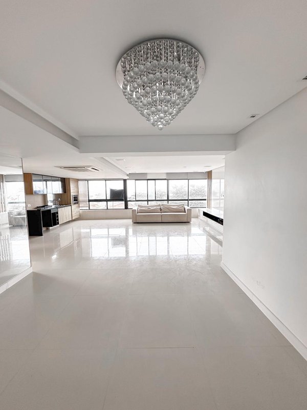 Apartamento à venda com 2/3 quartos sendo 2 suítes, 153m² área útil por R$ 1.850.000,00 Avenida Boa Viagem Recife - 