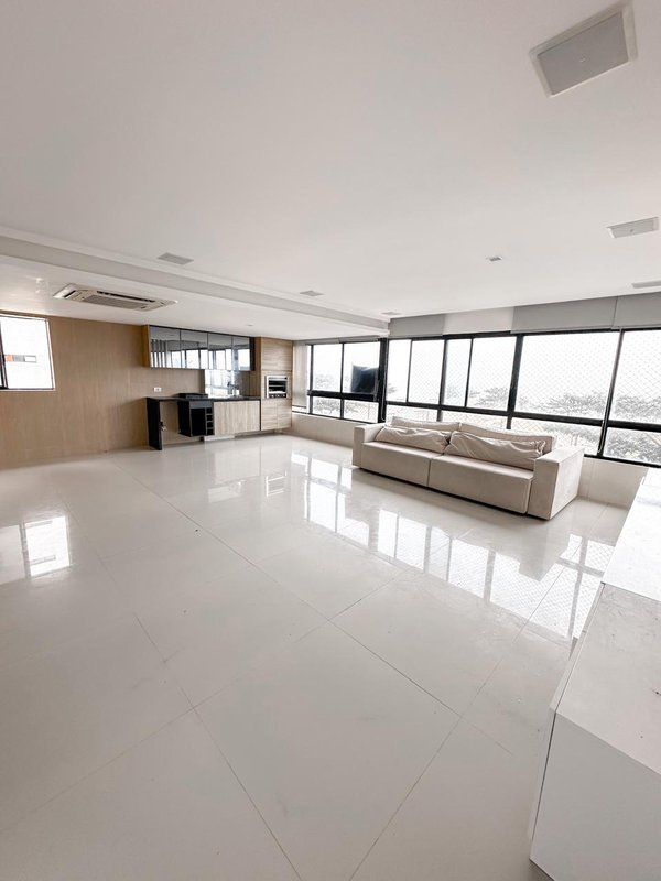 Apartamento à venda com 2/3 quartos sendo 2 suítes, 153m² área útil por R$ 1.850.000,00 Avenida Boa Viagem Recife - 