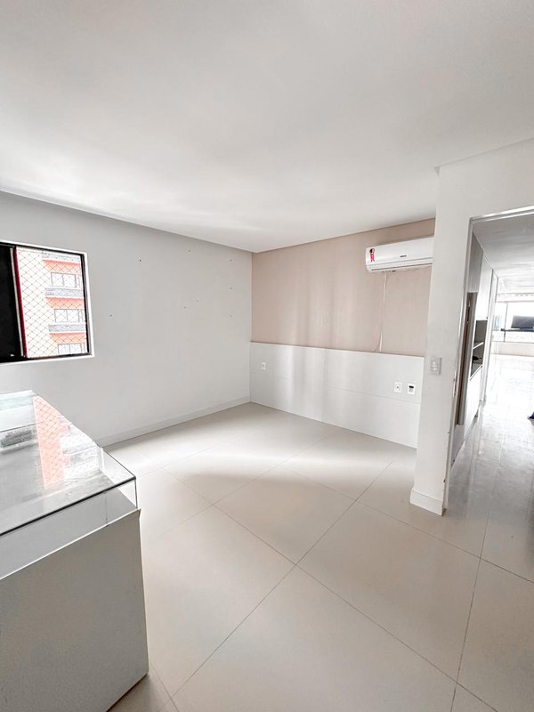 Apartamento à venda com 2/3 quartos sendo 2 suítes, 153m² área útil por R$ 1.850.000,00 Avenida Boa Viagem Recife - 