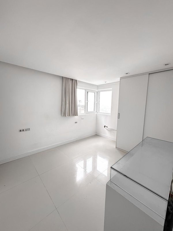 Apartamento à venda com 2/3 quartos sendo 2 suítes, 153m² área útil por R$ 1.850.000,00 Avenida Boa Viagem Recife - 