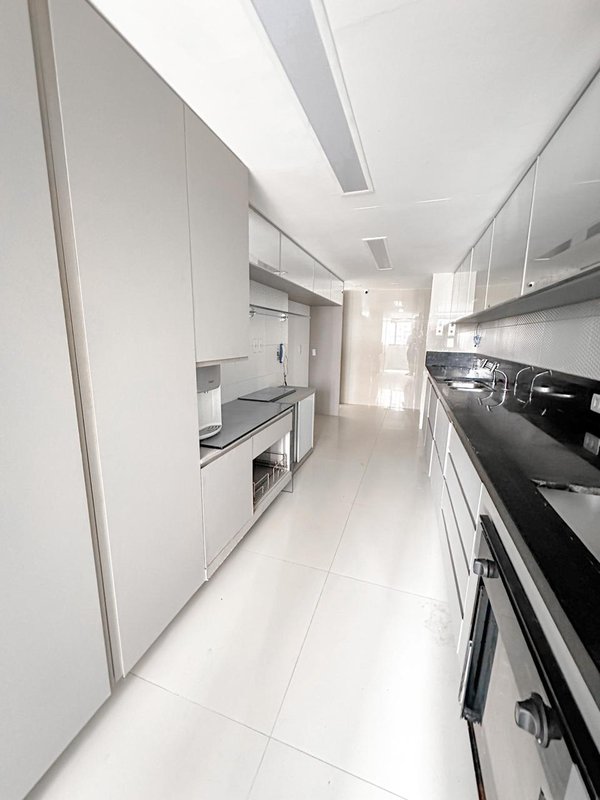 Apartamento à venda com 2/3 quartos sendo 2 suítes, 153m² área útil por R$ 1.850.000,00 Avenida Boa Viagem Recife - 