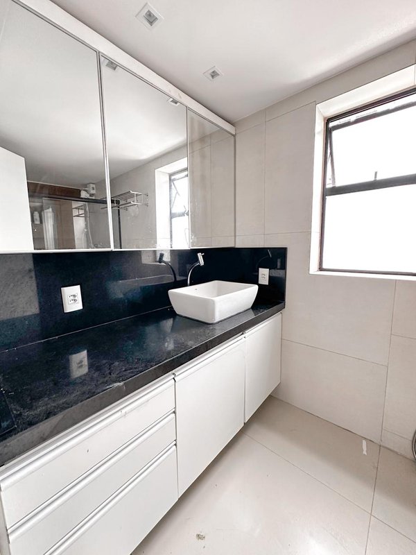 Apartamento à venda com 2/3 quartos sendo 2 suítes, 153m² área útil por R$ 1.850.000,00 Avenida Boa Viagem Recife - 