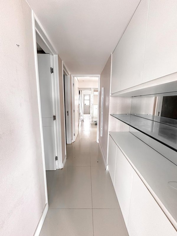 Apartamento à venda com 2/3 quartos sendo 2 suítes, 153m² área útil por R$ 1.850.000,00 Avenida Boa Viagem Recife - 