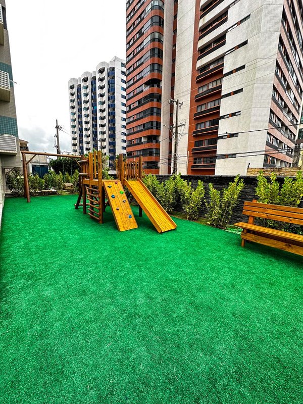 Apartamento à venda com 2/3 quartos sendo 2 suítes, 153m² área útil por R$ 1.850.000,00 Avenida Boa Viagem Recife - 