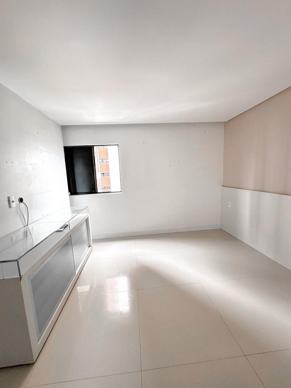 Apartamento à venda com 2/3 quartos sendo 2 suítes, 153m² área útil por R$ 1.850.000,00 Avenida Boa Viagem Recife - 