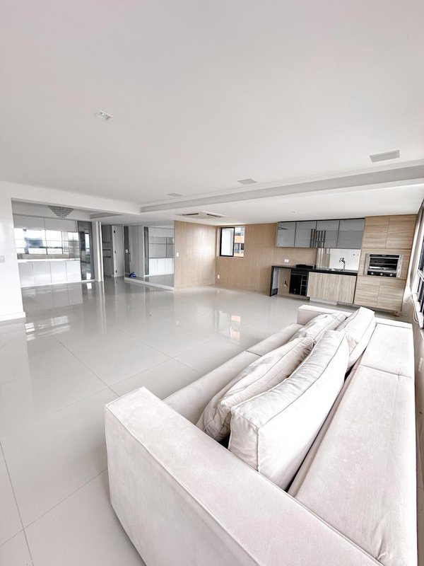 Apartamento à venda com 2/3 quartos sendo 2 suítes, 153m² área útil por R$ 1.850.000,00 Avenida Boa Viagem Recife - 