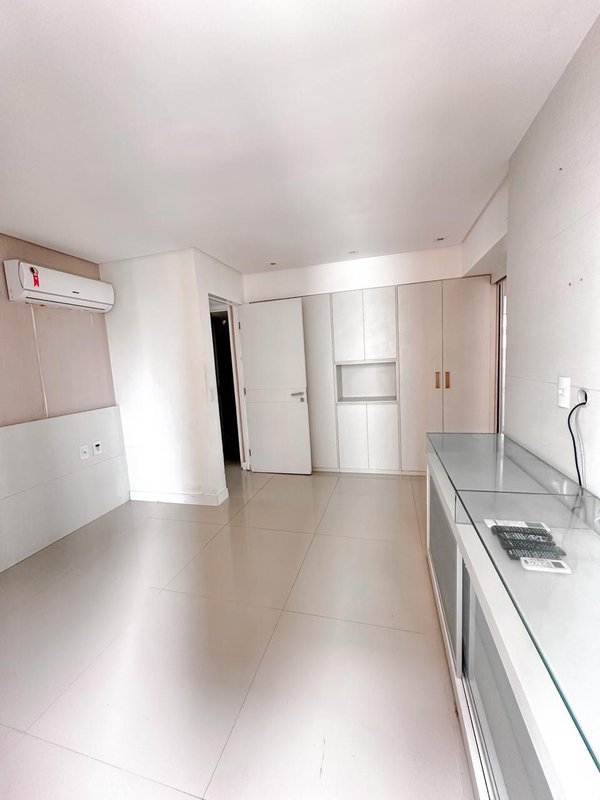 Apartamento à venda com 2/3 quartos sendo 2 suítes, 153m² área útil por R$ 1.850.000,00 Avenida Boa Viagem Recife - 