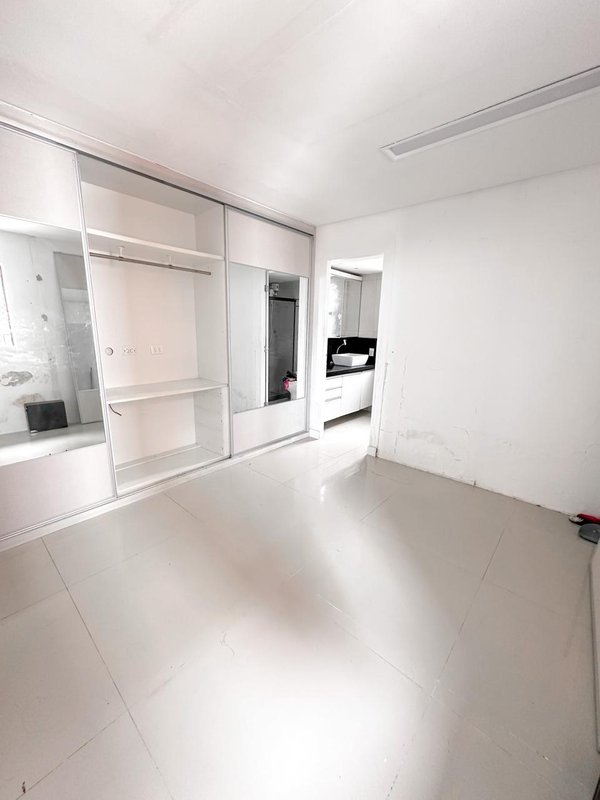 Apartamento à venda com 2/3 quartos sendo 2 suítes, 153m² área útil por R$ 1.850.000,00 Avenida Boa Viagem Recife - 