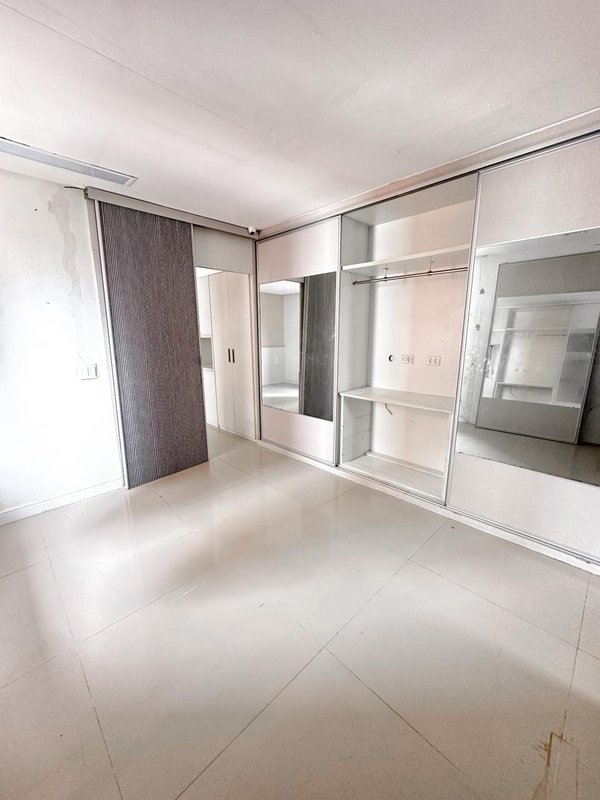 Apartamento à venda com 2/3 quartos sendo 2 suítes, 153m² área útil por R$ 1.850.000,00 Avenida Boa Viagem Recife - 