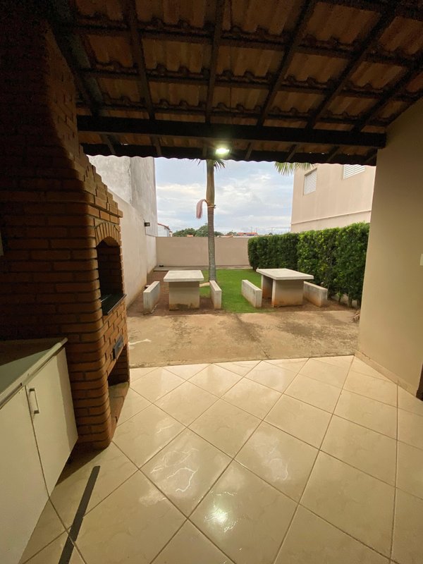 Lindo Apartamento Vila Cintra com 02 dormitórios, armários planejados e varanda Rua Araguaia Mogi das Cruzes - 