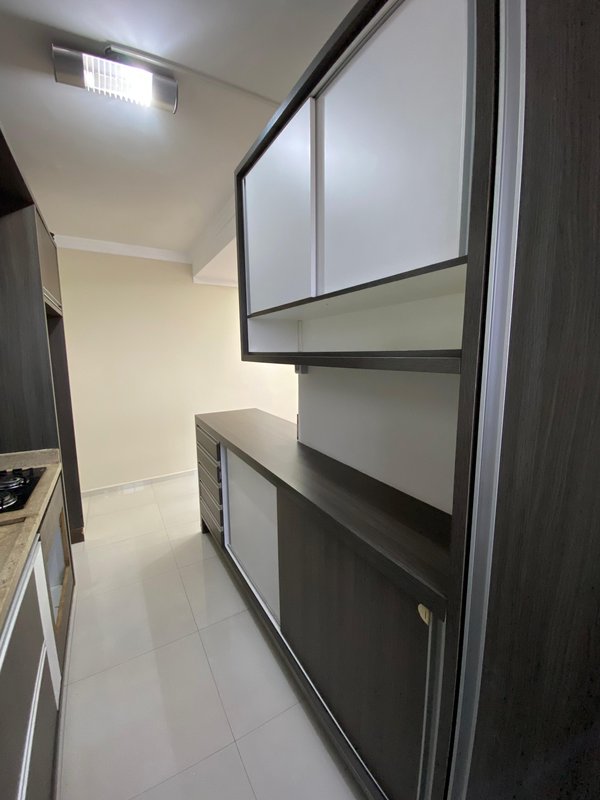 Lindo Apartamento Vila Cintra com 02 dormitórios, armários planejados e varanda Rua Araguaia Mogi das Cruzes - 