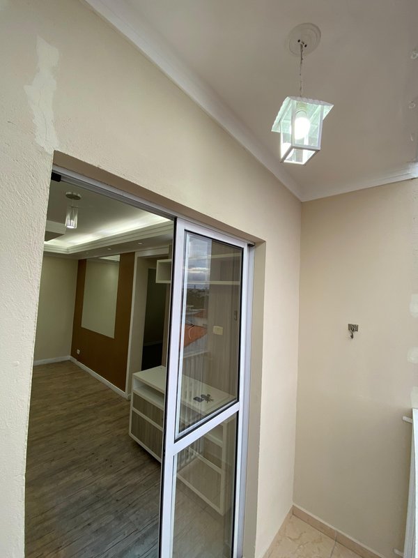 Lindo Apartamento Vila Cintra com 02 dormitórios, armários planejados e varanda Rua Araguaia Mogi das Cruzes - 