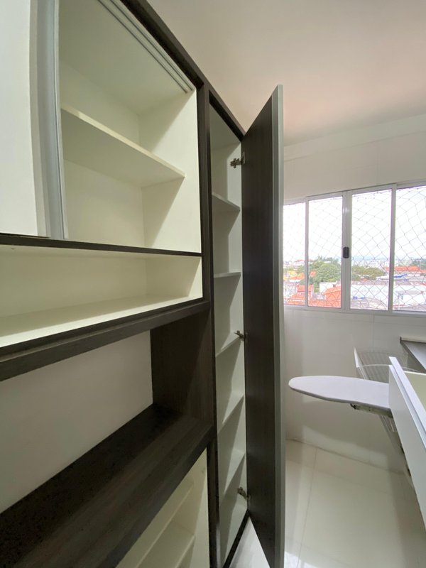 Lindo Apartamento Vila Cintra com 02 dormitórios, armários planejados e varanda Rua Araguaia Mogi das Cruzes - 