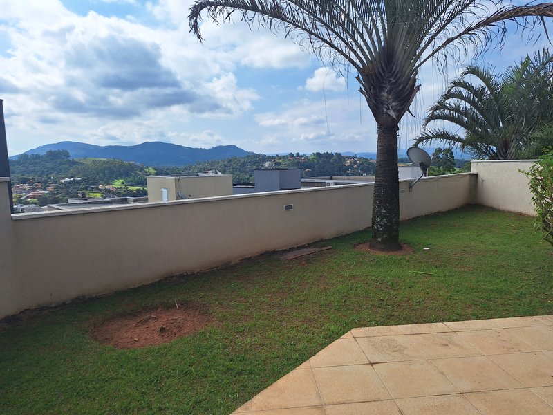 Linda Casa a Venda no Condomínio New Ville - Santana de Parnaíba - 