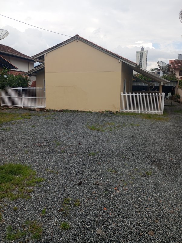 Casa da frente - toda cercada  Timbó - 