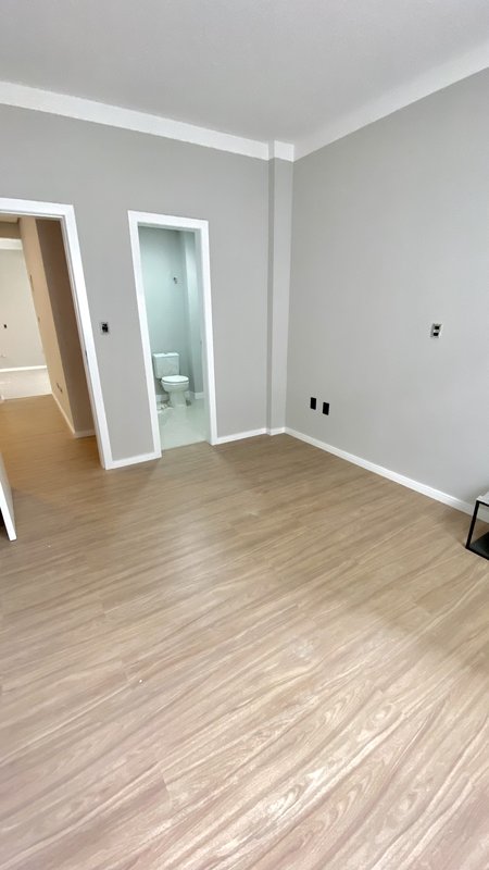 APARTAMENTO COM 1 SUÍTE MAIS 1 DORMITÓRIO NA SANTA RITA - Brusque - 