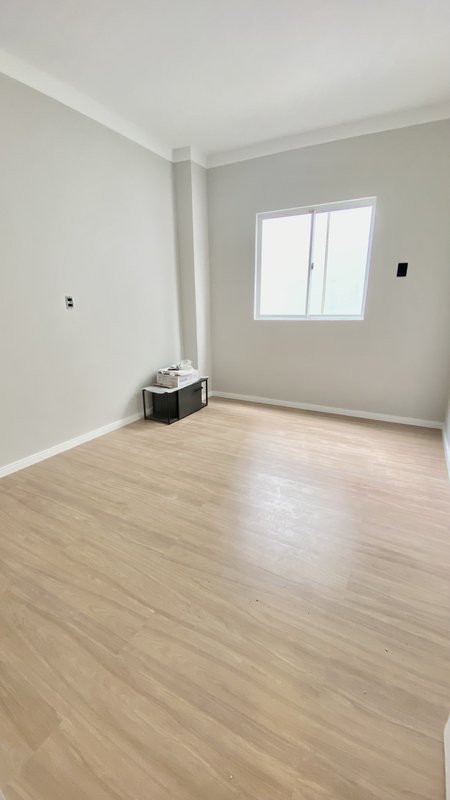 APARTAMENTO COM 1 SUÍTE MAIS 1 DORMITÓRIO NA SANTA RITA - Brusque - 