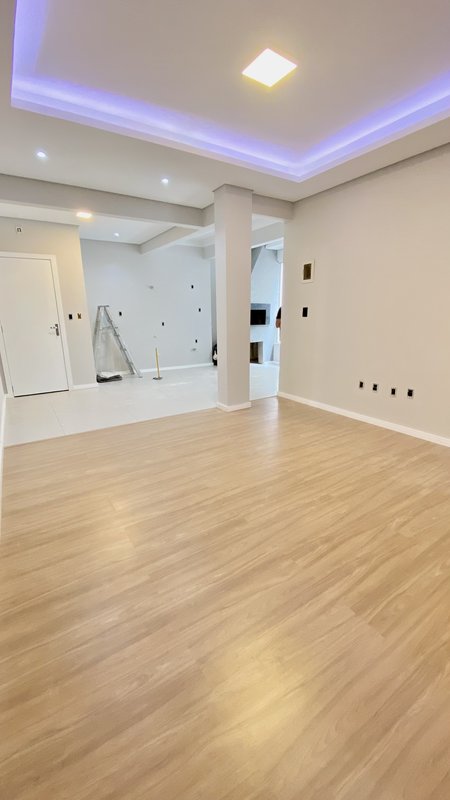 APARTAMENTO COM 1 SUÍTE MAIS 1 DORMITÓRIO NA SANTA RITA - Brusque - 