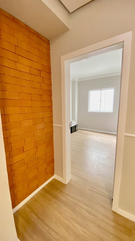 APARTAMENTO COM 1 SUÍTE MAIS 1 DORMITÓRIO NA SANTA RITA - Brusque - 