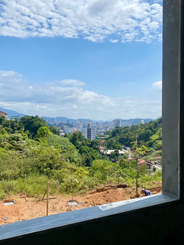 SOBRADO DE ALTO PADRÃO COM 3 SUÍTES NO BAIRRO SOUZA CRUZ - Brusque - 