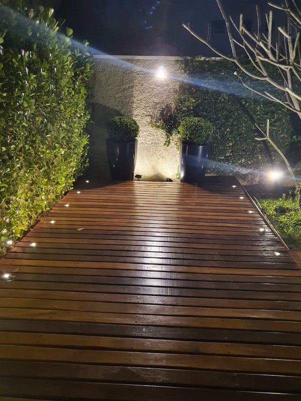 Linda casa em condomínio cercada pela natureza - Campinas - 