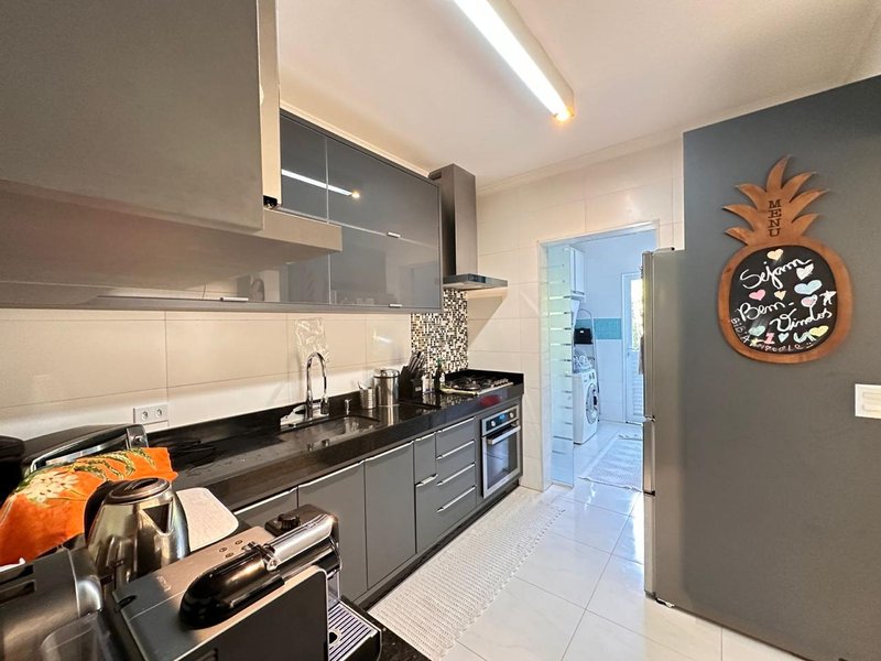 Linda casa em condomínio cercada pela natureza - Campinas - 