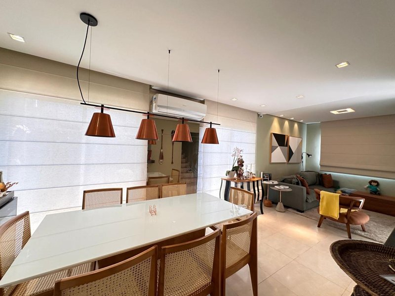 Linda casa em condomínio cercada pela natureza - Campinas - 