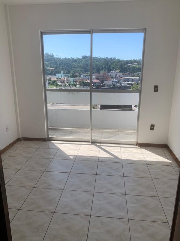 APARTAMENTO COM 1 SUÍTE MAIS 2 DORMITÓRIOS NO SÃO LUIZ - Brusque - 