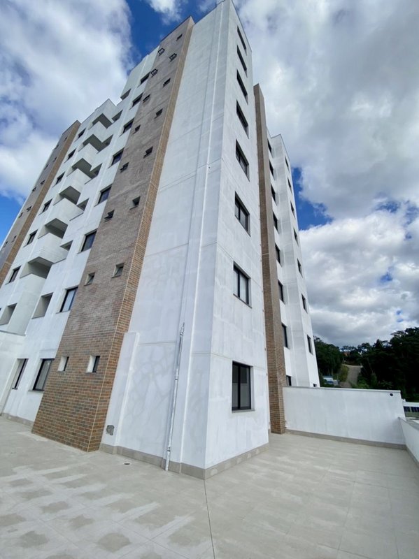 APARTAMENTO COM 2 SUÍTES E SACADA ESTENDIDA NO BAIRRO GUARANI - Brusque - 
