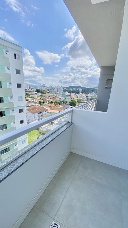 APARTAMENTO COM 1 SUÍTE MAIS 1 DORMITÓRIO NA SANTA RITA - Brusque - 