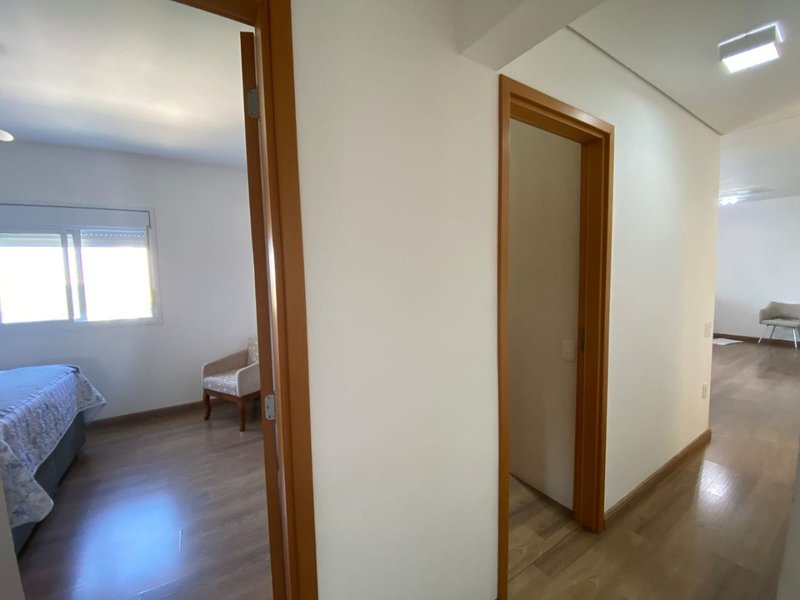 Excelente Apartamento no Edifício Lumiere, face norte, com 03 dormitórios, 01 suíte - Mogi das Cruzes - 
