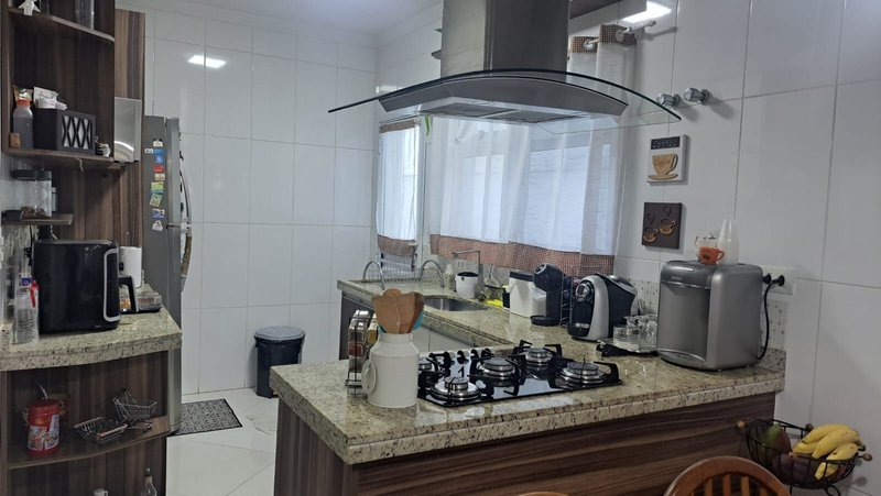 Excelente imóvel no Condomínio Aruã Brisas com 03 dormitórios sendo 02 suítes - Mogi das Cruzes - 