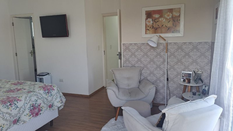 Excelente imóvel no Condomínio Aruã Brisas com 03 dormitórios sendo 02 suítes - Mogi das Cruzes - 