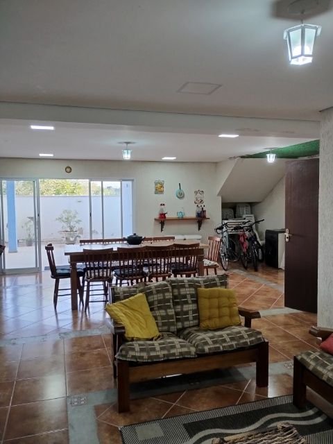 Excelente imóvel no Condomínio Aruã Brisas com 03 dormitórios sendo 02 suítes - Mogi das Cruzes - 