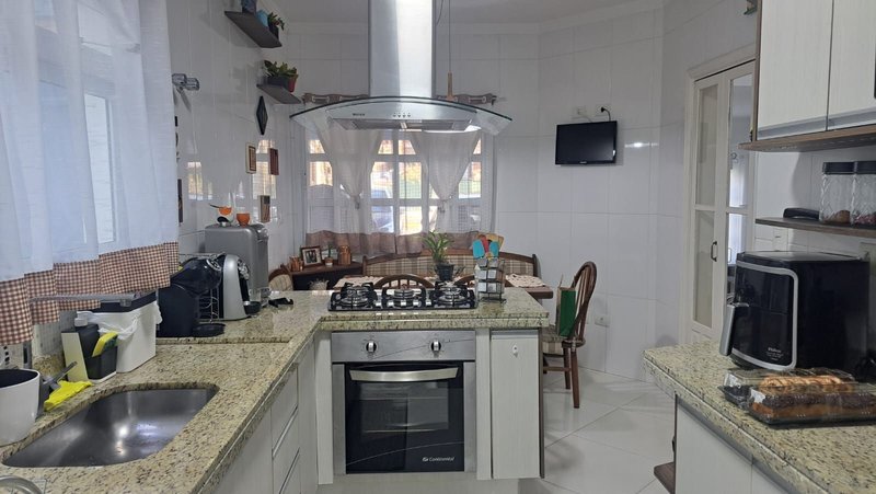 Excelente imóvel no Condomínio Aruã Brisas com 03 dormitórios sendo 02 suítes - Mogi das Cruzes - 