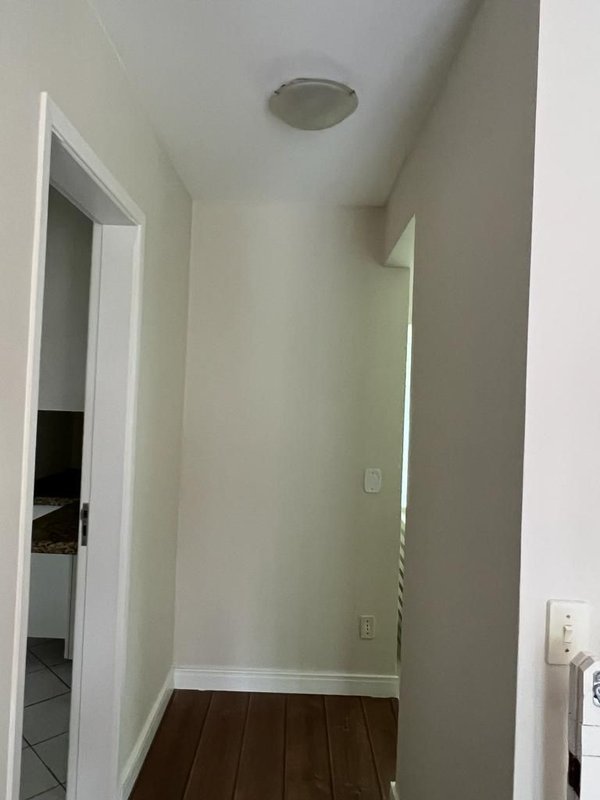 Sobrado em Condomínio Fechado na Vila Oliveira com 03 dormitórios, suíte e área gourmet - Mogi das Cruzes - 